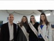 Prefeito Paulo ao lado da Ra�nha Roana ladeada pelas Princesas Luana e Cristiana  