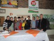 As delicias consumidas no CTG s�o preparadas por esta juventude, na foto com o prefeito Paulo Butzge