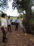 Prefeito foi conferir no local os estragos causados pelas fortes chuvas