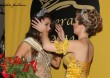 Rainha Roana passa a coroa a nova Rainha Juliana - Foto Odete Jochins