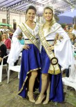 Rainha do Munic�pio Juliana Ziemann e a princesa Melise da Rosa