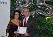 Prefeito recebe certificado de Evanir Bert�