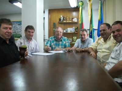 Assinatura de Contrato de Repasses para a Prefeitura de Candel�ria ultrapassa 1 milh�o