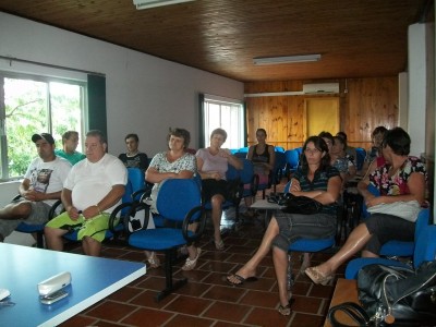 Projeto Hortas Comerciais planeja a��es para 2012