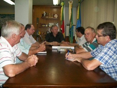 Prefeito Lauro Mainardi recebe visita da comiss�o da Expoagro Afubra