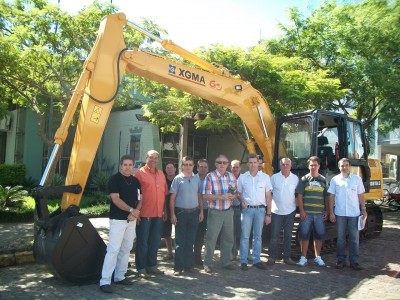 Entrega da Escavadeira Hidr�ulica em Candel�ria