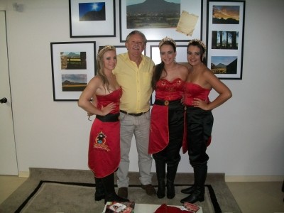 Soberanas da 6� Festa do B�falo visitam Candel�ria