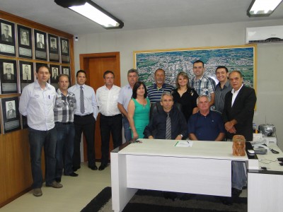 Crise financeira Corte de pessoal inicia com o primeiro escal�o