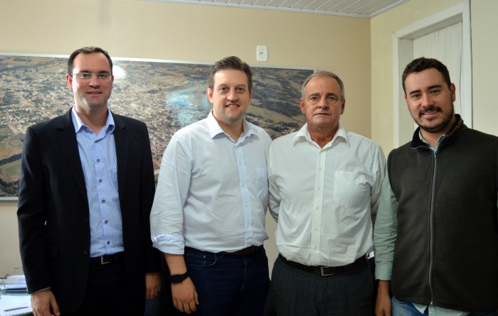 Nestor Ellwanger recebe visita de correligion�rio