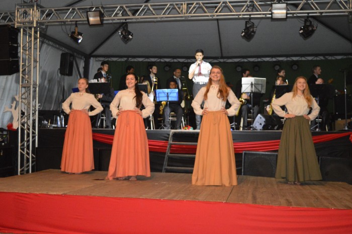 Orquestra e fogos de artif�cio encerram as festividades do Natal 