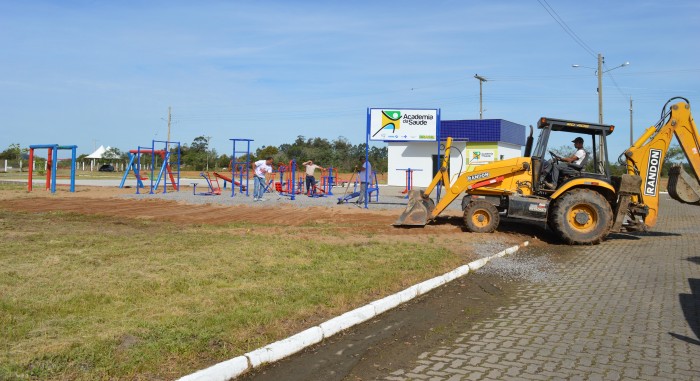Prefeitura Municipal inaugura Posto de Sa�de e Academia ao ar livre