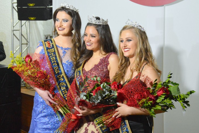 Baile de anivers�rio com novas Soberanas