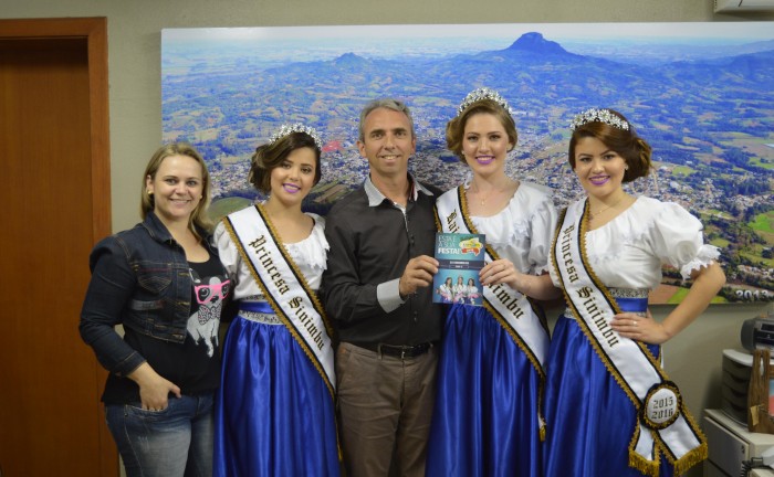 Paulo Butzge recebe soberanas de Sinimbu