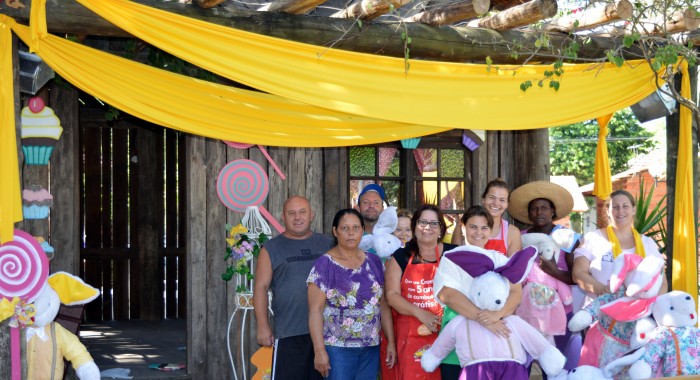 Candel�ria vestida para a P�scoa 