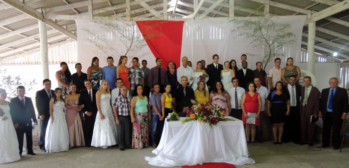 Est�o abertas as inscri��es para �Casamento Comunit�rio 2014"