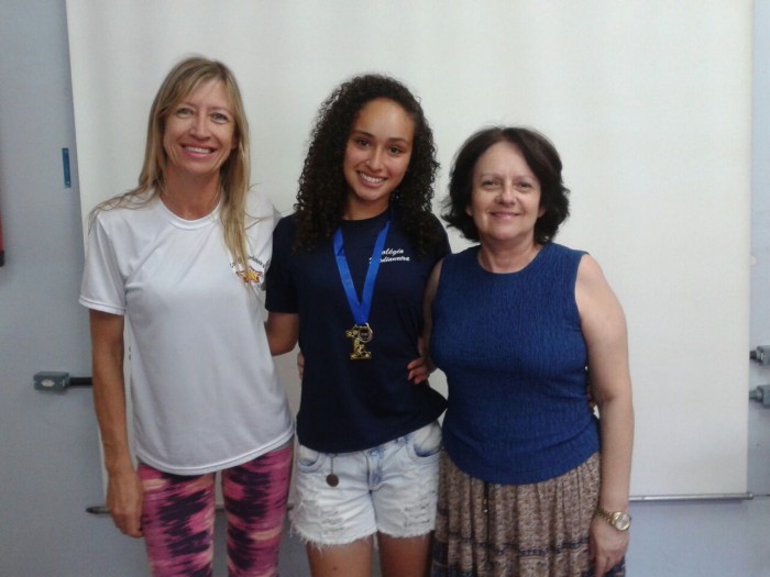 Alunos destaque em Olimp�ada recebem medalhas