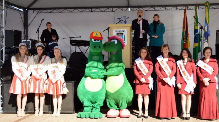 8� Festa da Col�nia e Fase Regional do ENART fim de semana em Candel�ria