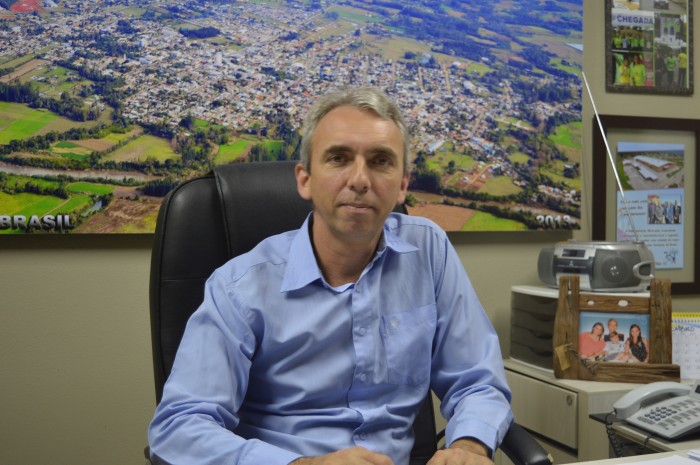 Domingo Paulo Butzge toma posse na C�mara