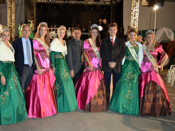 Prefeito Paulo Butzge prestigia abertura d a VI Fest Feira de Cerro Branco