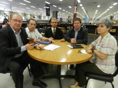 Transporte escolar do ensino m�dio: Termina impasse