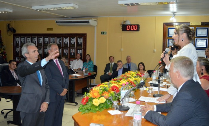 Paulo Butzge toma posse