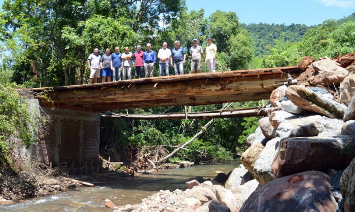 Paulo Butzge inaugura ponte no Palmital