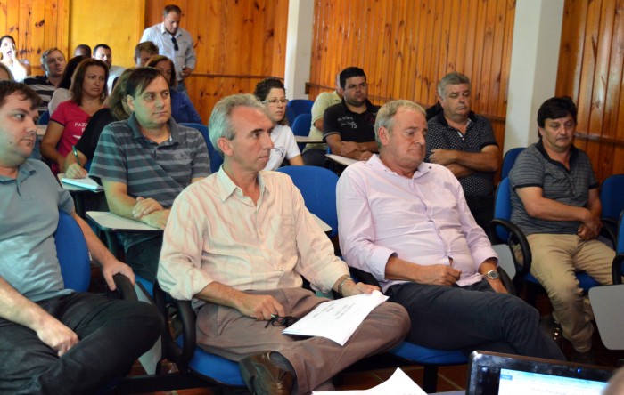 Equipe apresenta sntese do PPA na Cmara de Vereadores