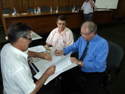 Prefeito Lauro Mainardi e Secret�rio da Agricultura v�o a Porto Alegre em busca de recursos para a �rea Rural