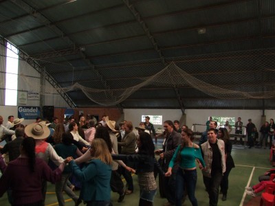 Galinha Caipira e Feijoada atrai publico para Candel�ria.