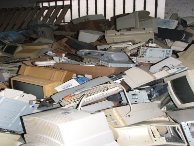 Coleta de Lixo Eletr�nico em Candel�ria