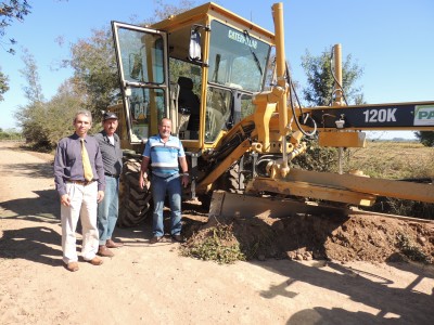 SERVI�OS REALIZADOS PELA SECRETARIA MUNICIPAL DE TRANSPORTES, OBRAS PUBLICAS E TRANSITO   NO PERIODO DE 22.04.2013 � 26.04.2013.  Neste per�odo tivemos 0 dia chuvoso.      EQUIPE DE ESTRADAS   RECUPERA��O COM PATROLAMENTO DE ESTRADA NAS LOCALIDADES DE:  P