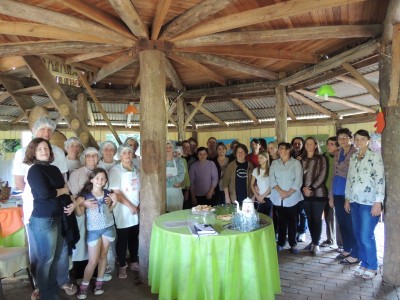 Grupos visitam Horto Medicinal Girassol de Candel�ria. 