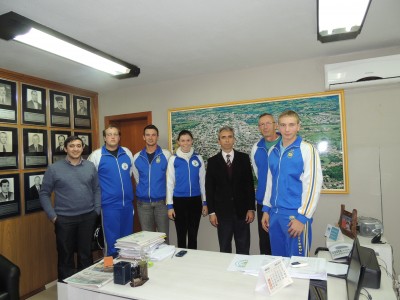 Prefeito Paulo Butzge recebe equipe de basquete