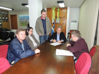 Executivo adquire �rea para expans�o industrial