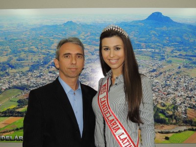 Cristiana Rad�nz � Candel�ria no Miss Rio Grande do Sul Latina