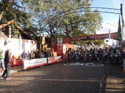 Ciclismo Ga�cho teve prova em Candel�ria.