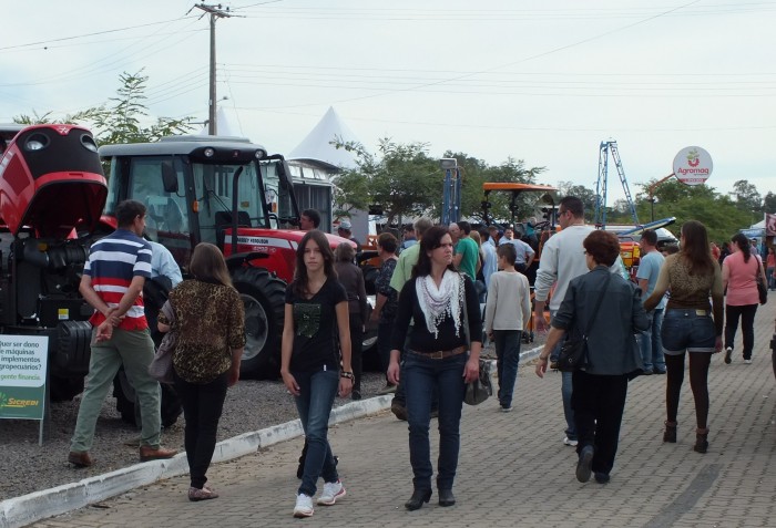 Coordena��o intensifica preparativos para a 8� Expocande Candel�ria