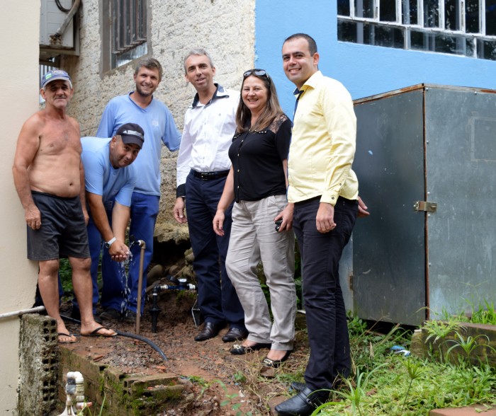 �gua pot�vel na Picada Escura