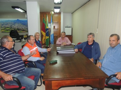 Popula��o deve ficar alerta com Rio Pardo. 