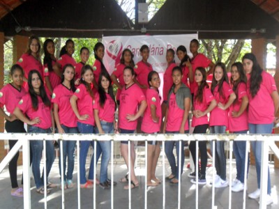 Mais de 20 garotas ir�o debutar hoje