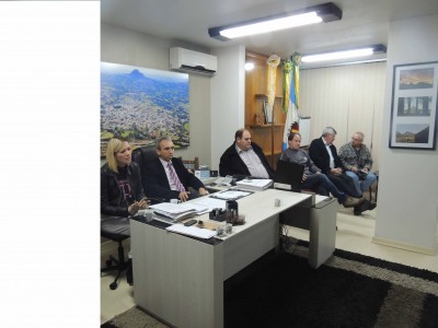 Estabelecimentos discutem o plant�o farmac�utico