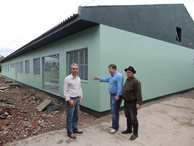 Prefeito Paulo Butzge visita instala��es do Hospital Candel�ria