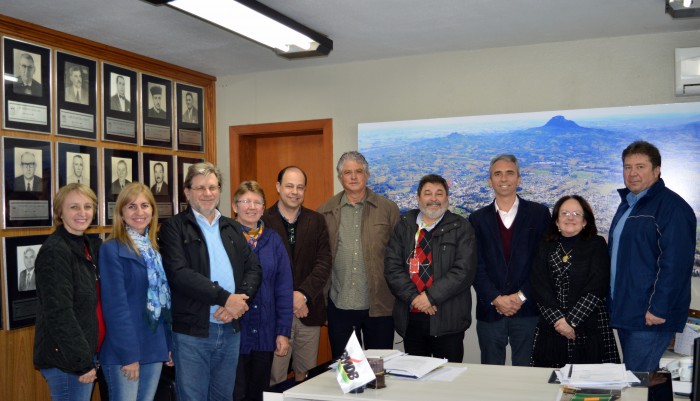 Ensino gratuito abre as primeiras vagas em Candel�ria