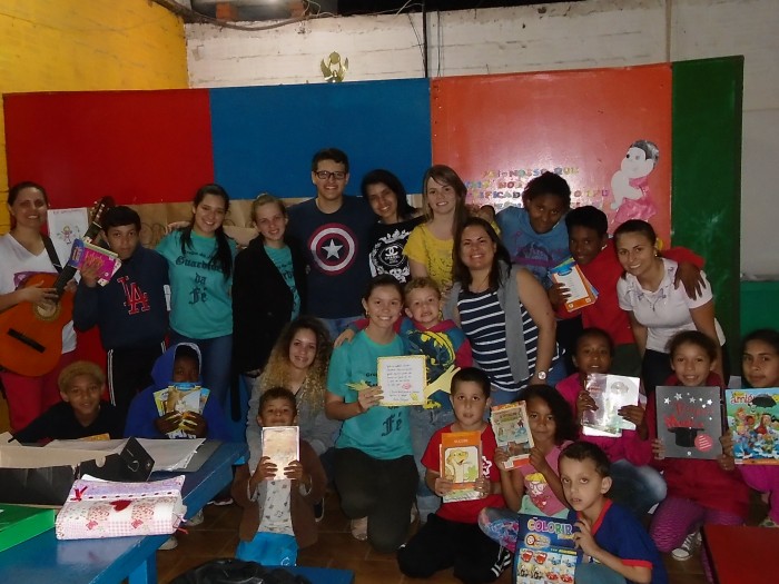 Campanha arrecada livros para Centro Social Amigo da Crian�a
