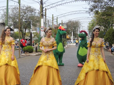 Caminhada C�vica atraiu milhares de candelarienses a avenida