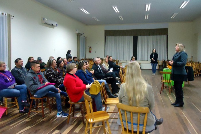 Secretaria de Educa��o realiza reuni�o com CPMS e conselhos escolares