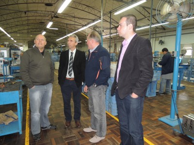 Prefeito e secret�rio de Industria, Com�rcio e Habita��o visitam Inject