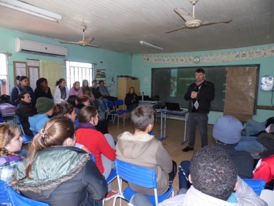 Presidente do Sicredi Centro Serra profere palestra.