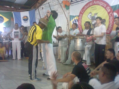 Prefeito participa de entrega de Cordas da Associa��o de Capoeira