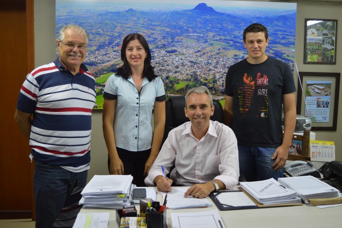 Loreci e Diego, os dois primeiros ganhadores do sorteio de Candel�ria do NFG